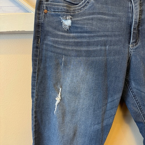 Democracy Jeans Size 16 Ab Technology Skinny Distressed Mid Rise Medium Wash - Picture 2 of 9